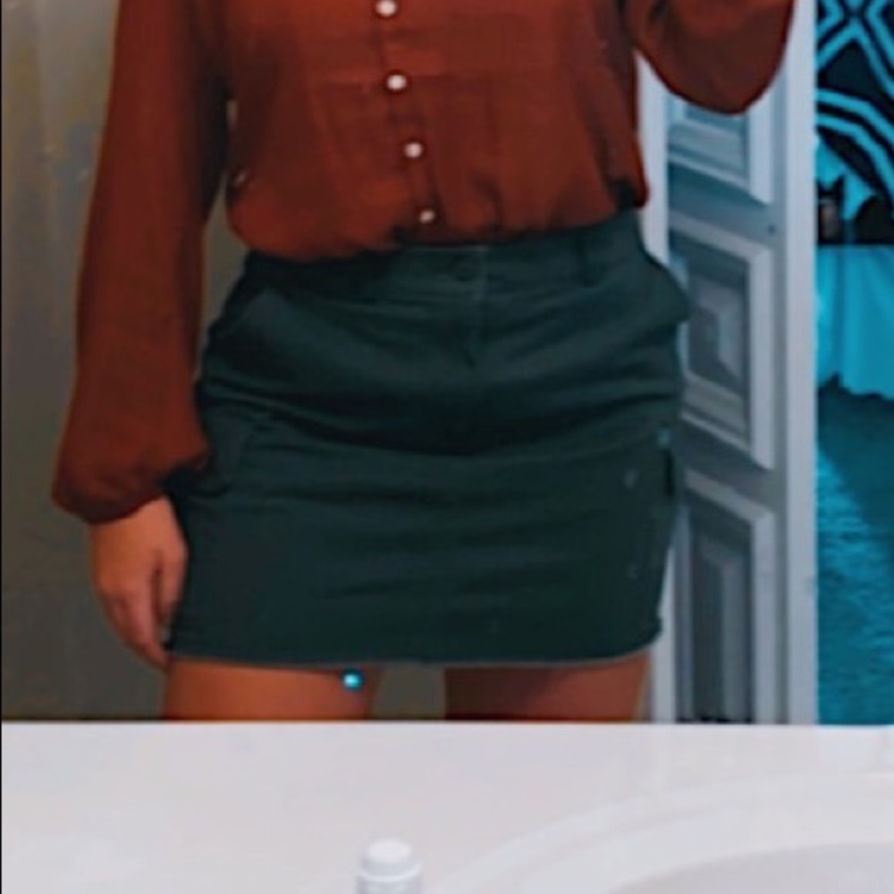 Army Green mini skirt - Size Medium
